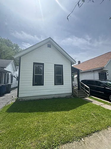 124 Everett St Photo 1