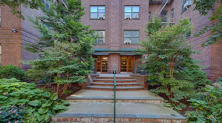 Sold by Akam Sales and Brokerage | media 39