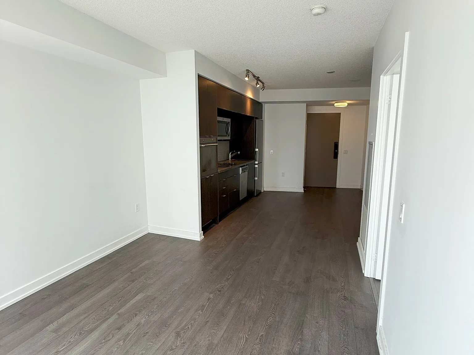 1 bed, $2,500 — Photo 3