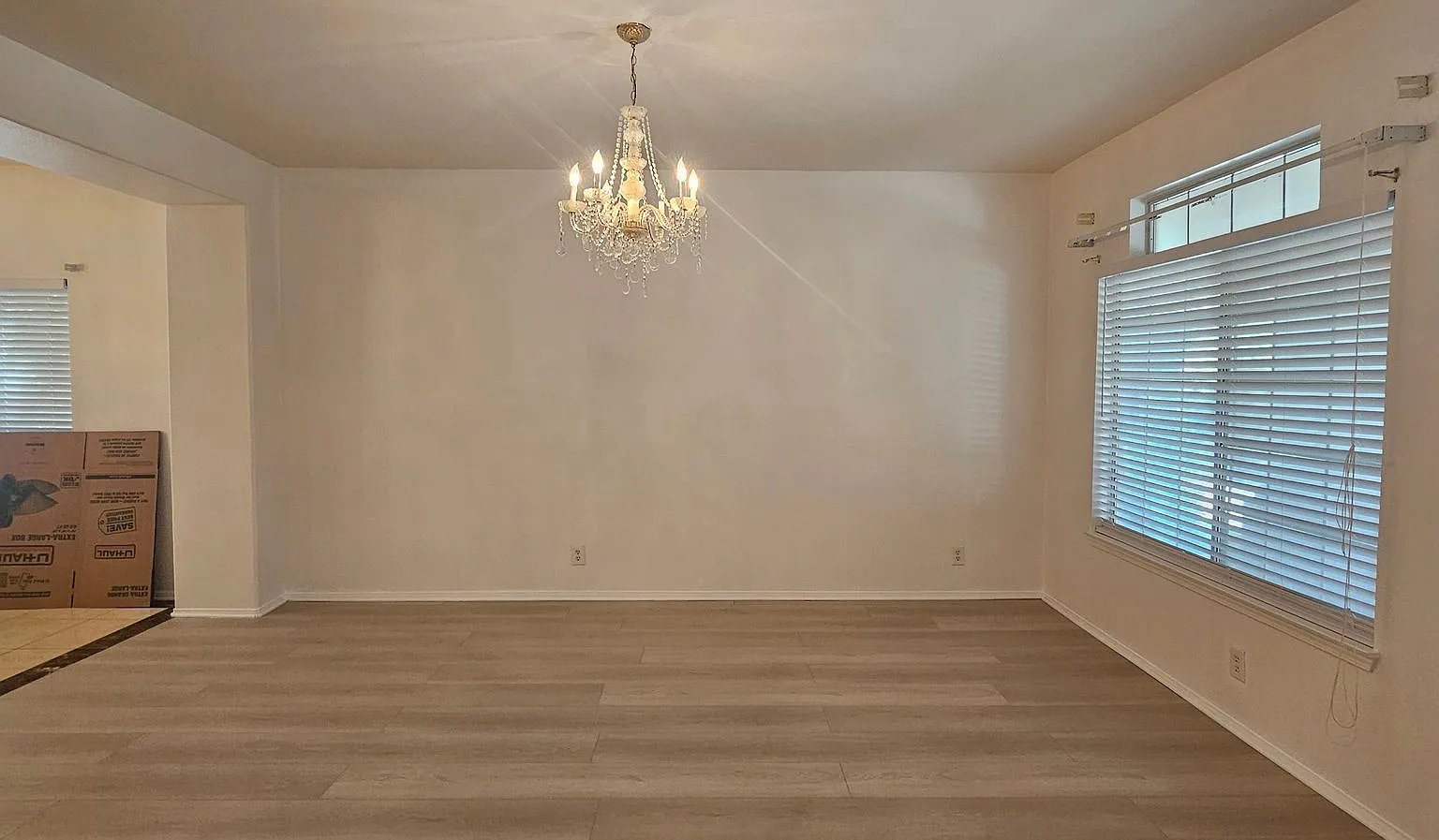 Spacious 5-bedroom, 4-bath home in Palmdale! — Photo 3