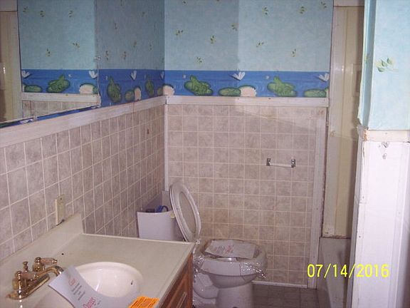 3rd image of 278 2nd Ave