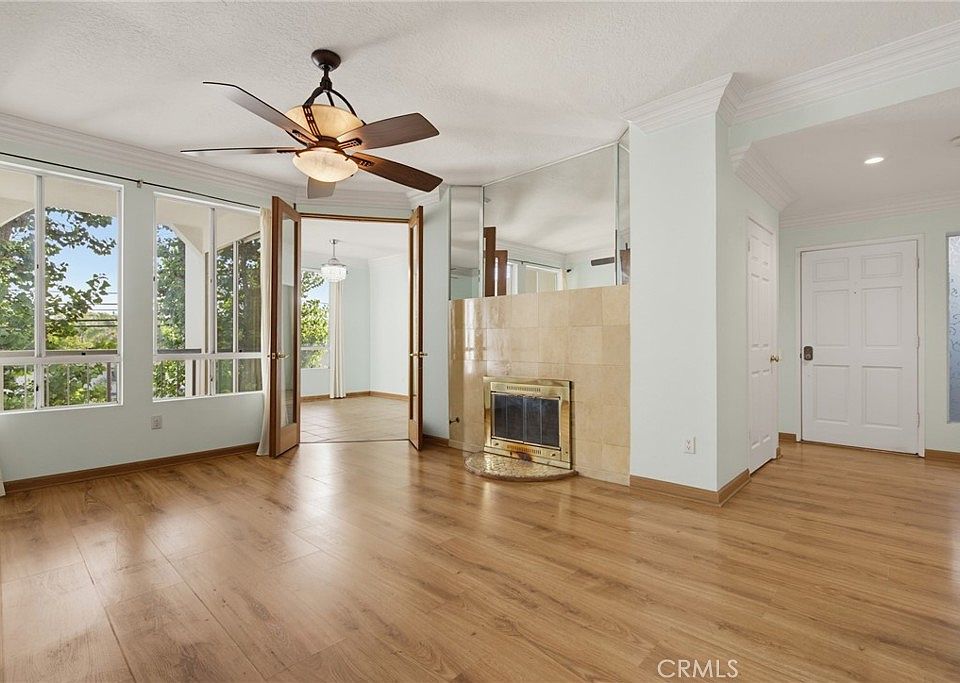 1st image of 4623 E 4th St #6
