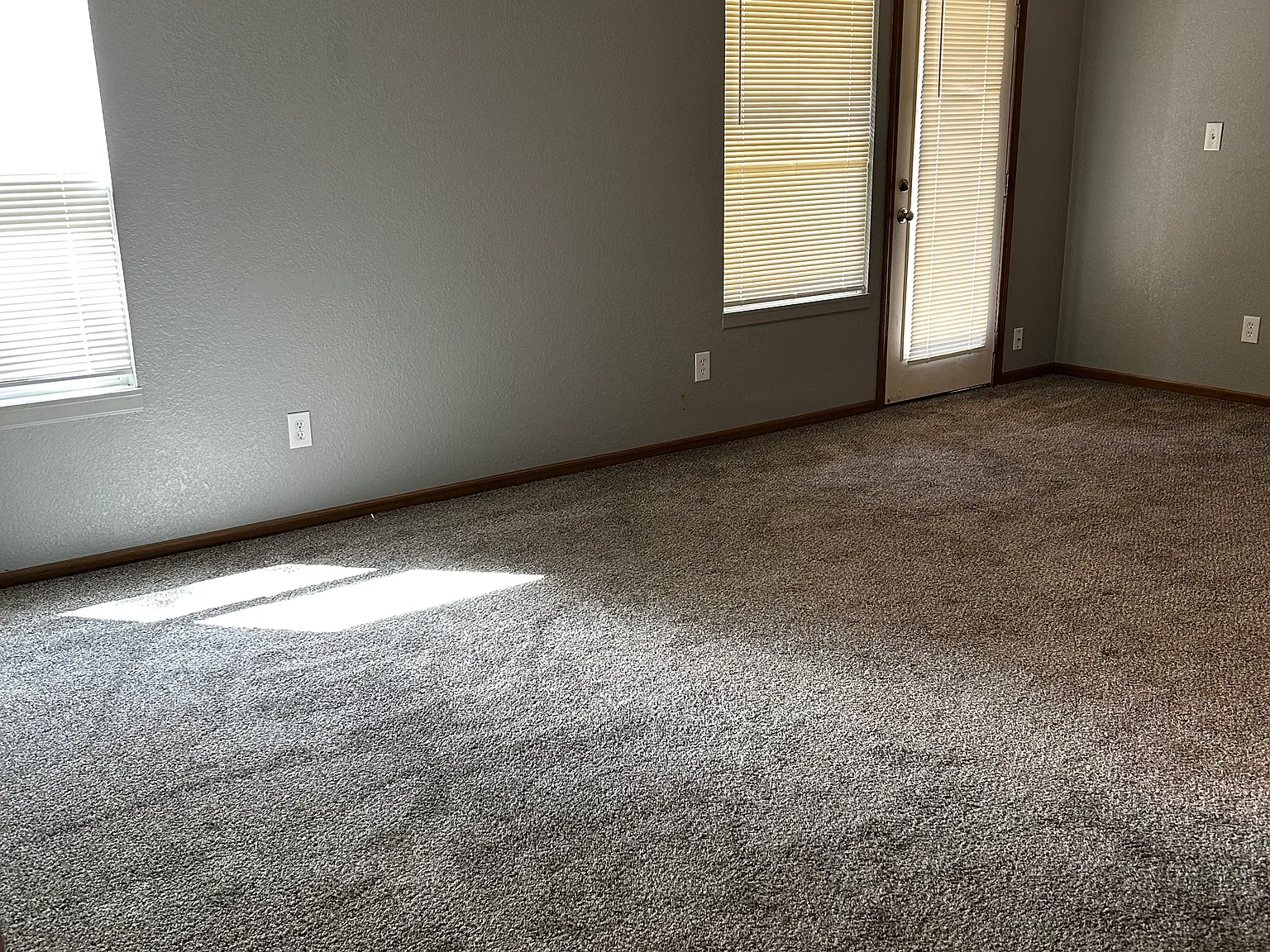 2 bed, 951 sqft, $1,200 — Photo 4