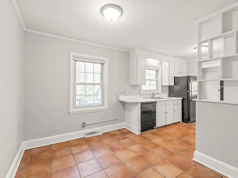 4914 Kistler Ave — Photo 7