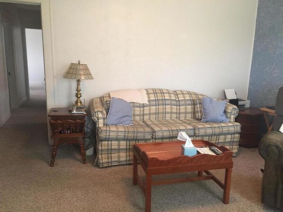 2nd image of 517 Summerlee Ave