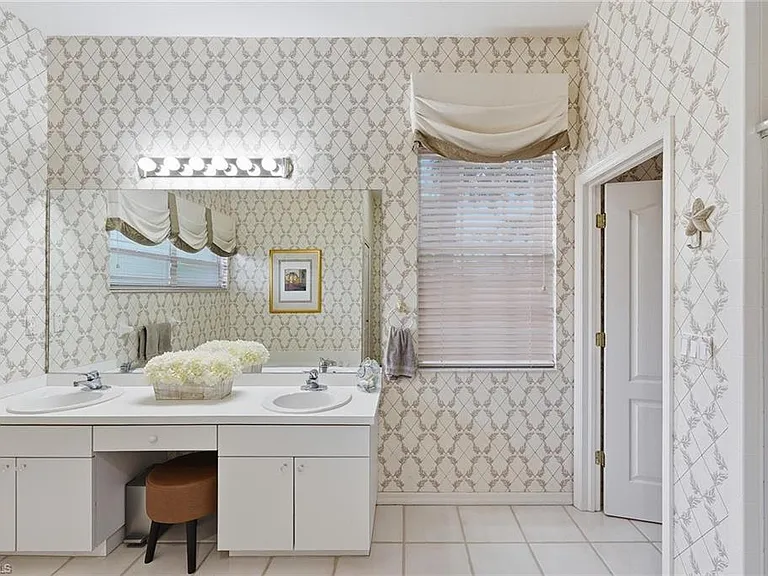 24750 Pennyroyal Dr — Photo 16