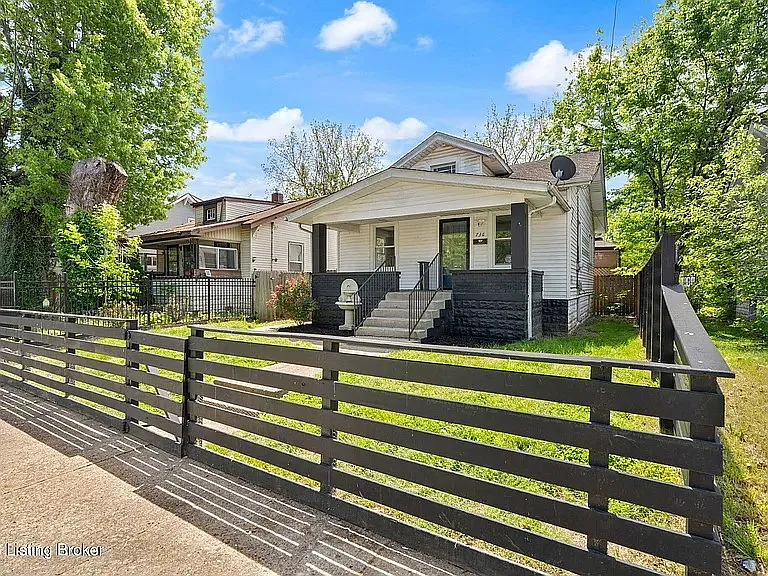 736 Iowa Ave — Photo 5