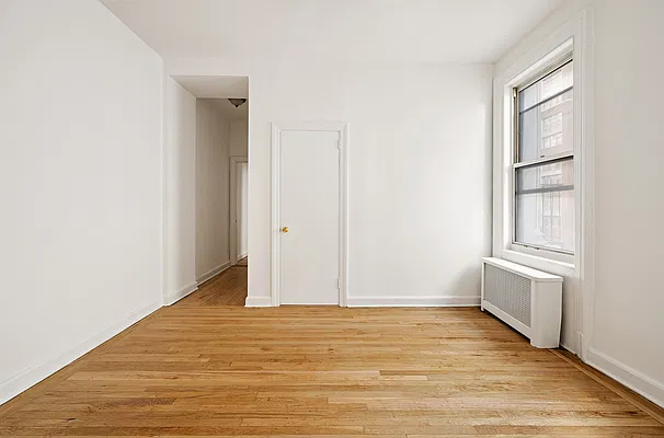 Bedroom, photo 2