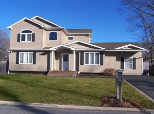 101 Balin Ave, South Setauket, NY 11720