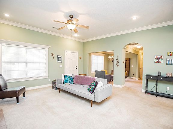 4th image of 1578 E Wellsley Pl
