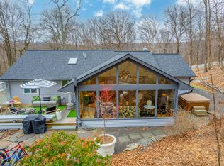 321 Orchard Rd, Swiftwater, PA 18370