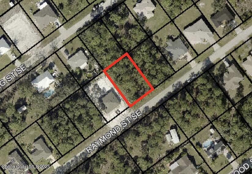 1st image of 859 Raymond St SE