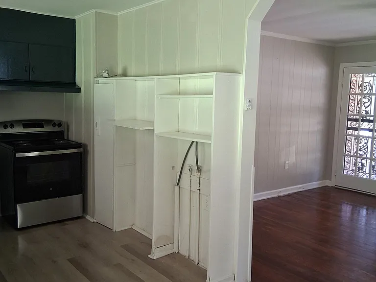 205 W Crestview Dr — Photo 9