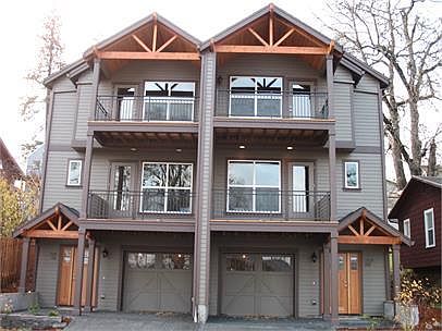 1st image of 1523 Lincoln St Unit 100