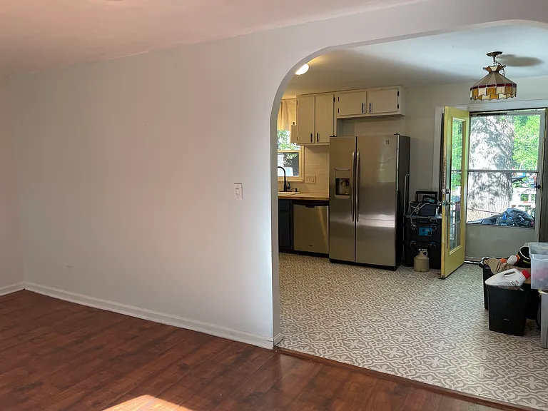 11107 Burwell Rd — Photo 10