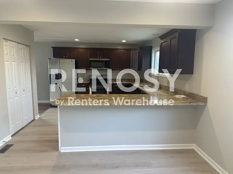 8900 Millers Island Blvd — Photo 8