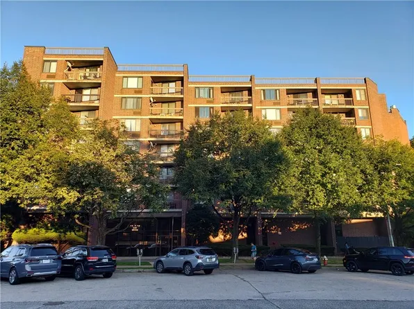 777 N Macquesten Parkway #209, Mount Vernon, NY 10552