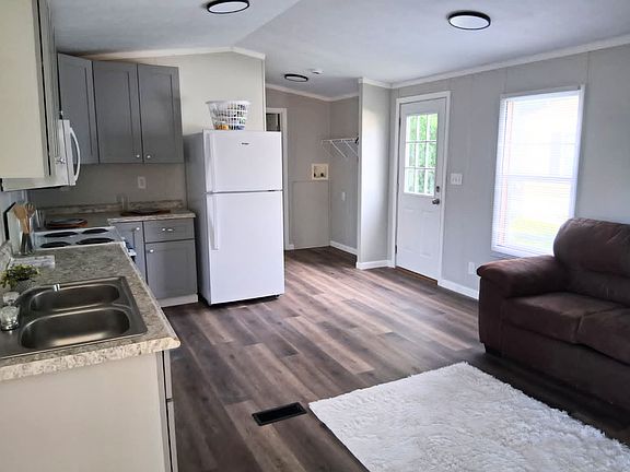 2nd image of 14 Deerwood Park #14
