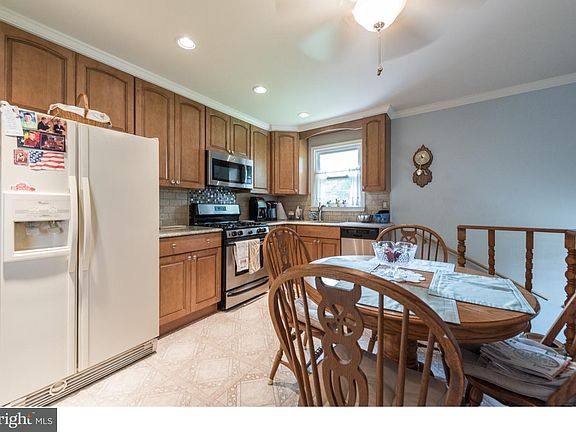 2nd image of 10 Bandur Ct