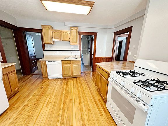 3rd image of 53 Forest St Floor 2