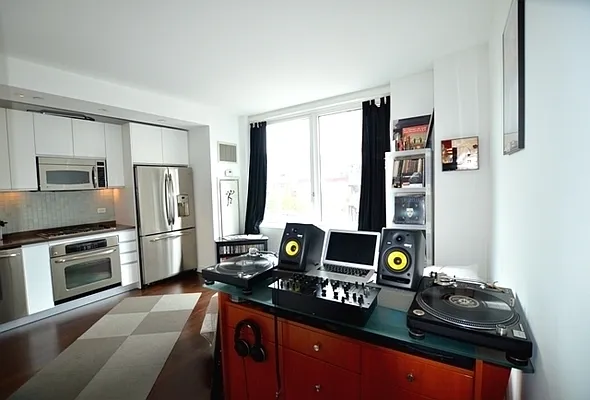 Rented by Rose Associates, Inc. | media 24