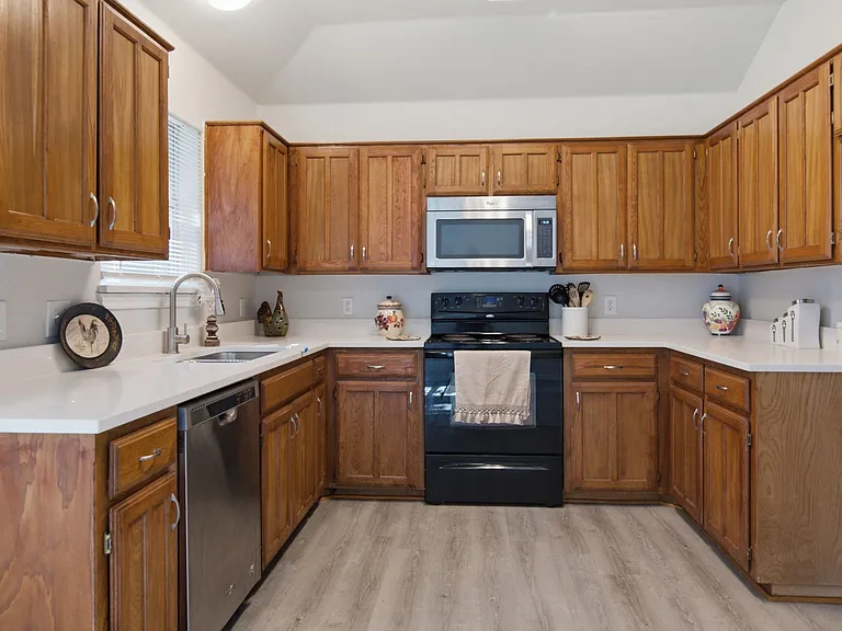 6317 Rockhaven Dr — Photo 11
