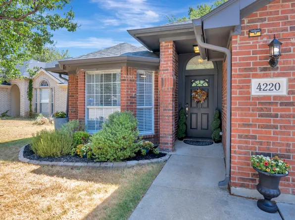 4220 Maryanne Pl, Haltom City, TX 76137