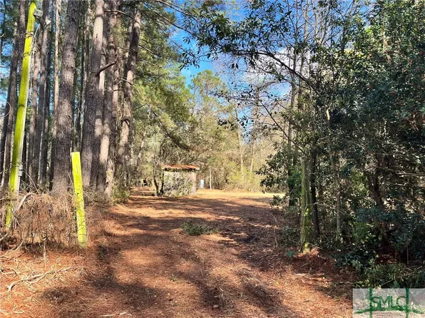 689 Mack English Road, Ellabell, GA 31308