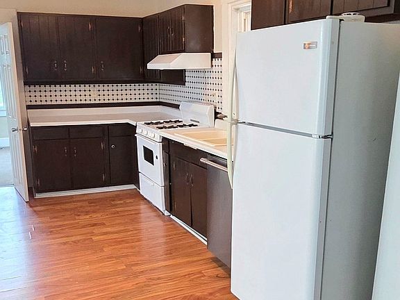4th image of 3029 Central Ave