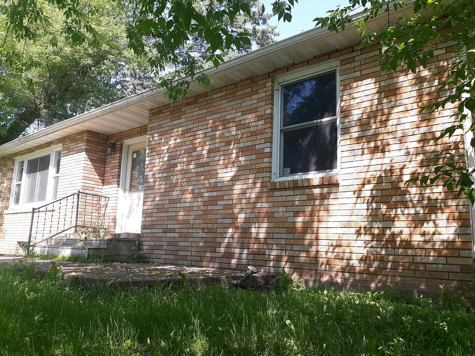 3 bed, 1410 sqft, $2,300 — Photo 1