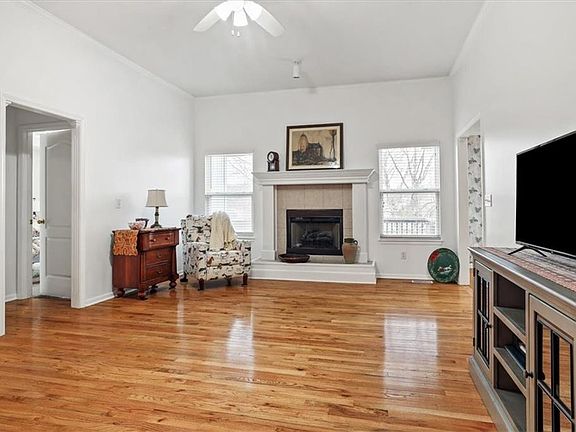 5th image of 4409 NE 72nd Ter