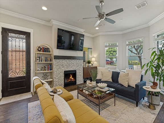 5th image of 420 Crockett Cir
