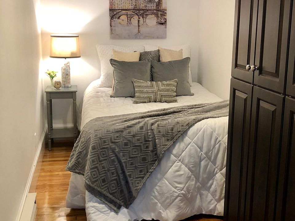 Bedroom with Builtins