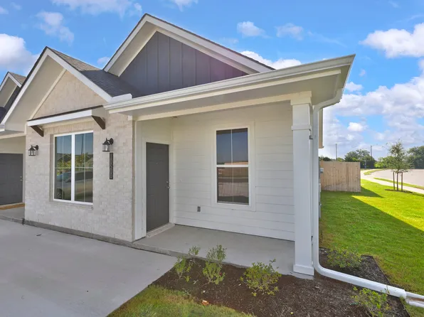 10544 Berry Branch Ln, Bryan, TX 77845