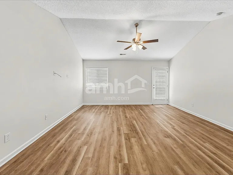 5701 Hiddenlake Dr — Photo 7