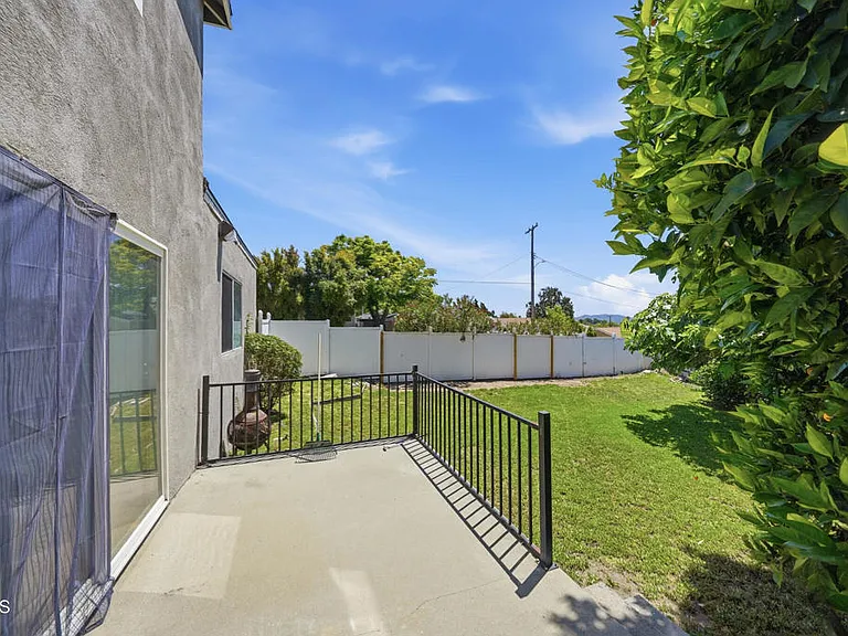 3302 Community Ave — Photo 37