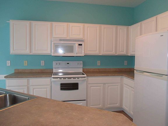 3rd image of 107 Beachwood Dr #A2