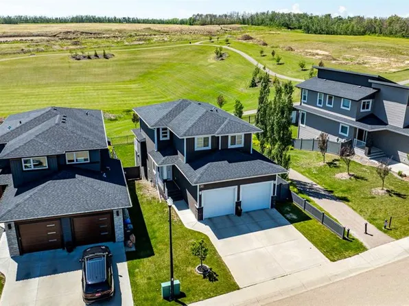 19 N Vanveller Way, Sylvan Lake, AB T4S 0M4