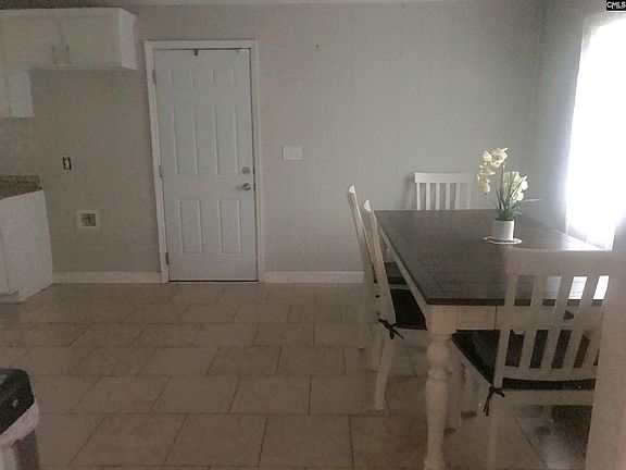 3rd image of 700 Rosedale Arch