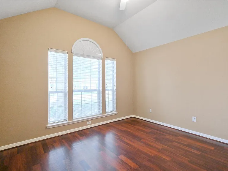 2610 Easton Springs Ct — Photo 18