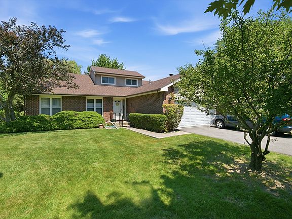 3rd image of 2924 Acorn Ln