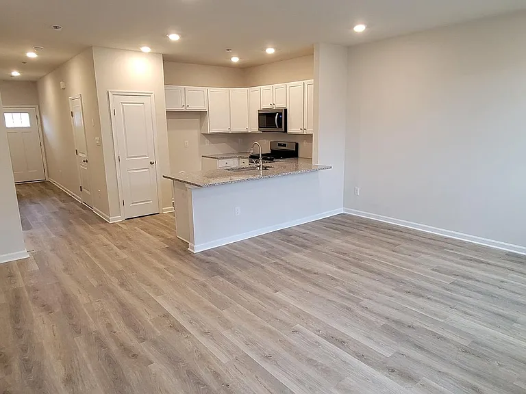 4 Elliot Ln — Photo 6