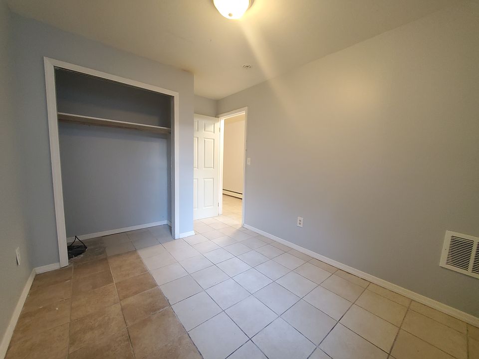 2nd image of 205 Union St APT 3