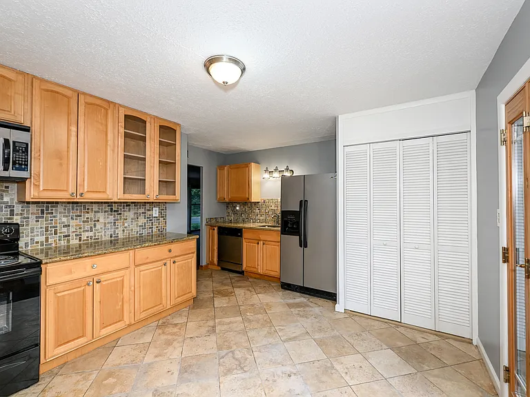 287 Edgewood Dr — Photo 5