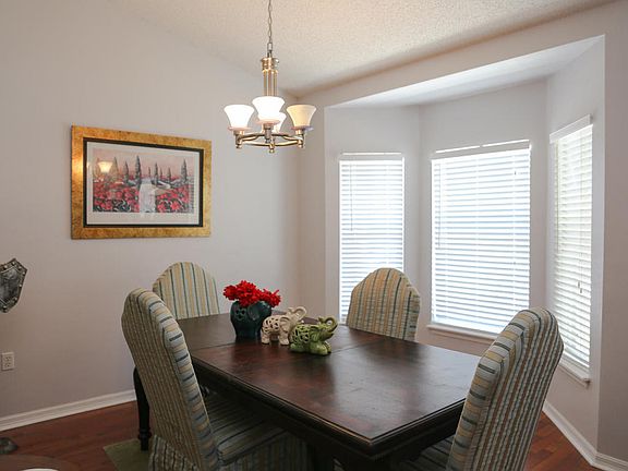 4th image of 793 SE Fallon Dr