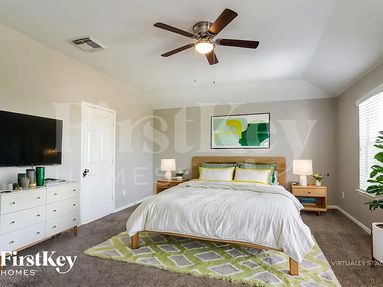 2811 Long Grove Ln — Photo 11