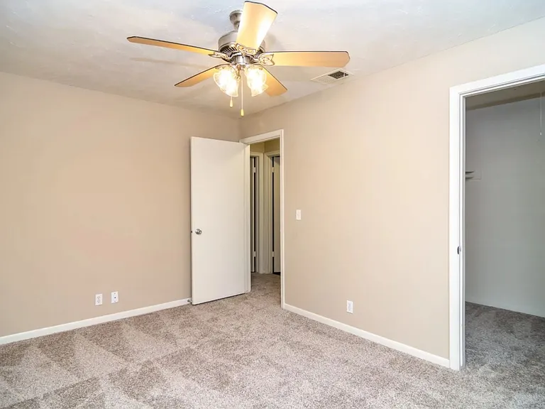 Lake Forest Townhomes — Photo 12