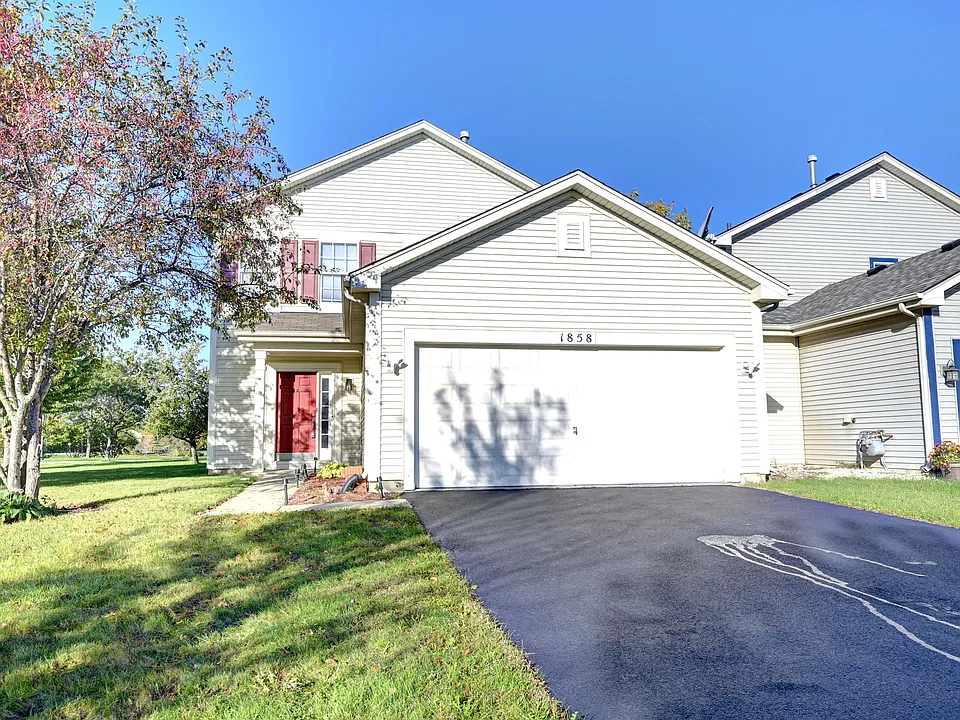 1858 Fallbrook Dr