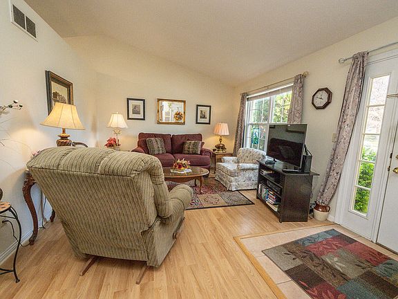 3rd image of 10184 Falcon Ridge Dr