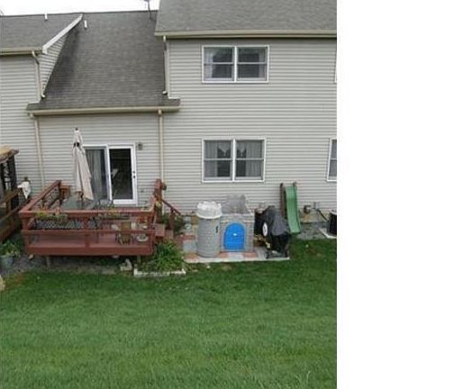 4th image of 1320 S Howard Ln